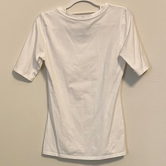🌼4 for $20!🌼Women’s White Fitted Tee, Size Medium - Picture 2 of 5